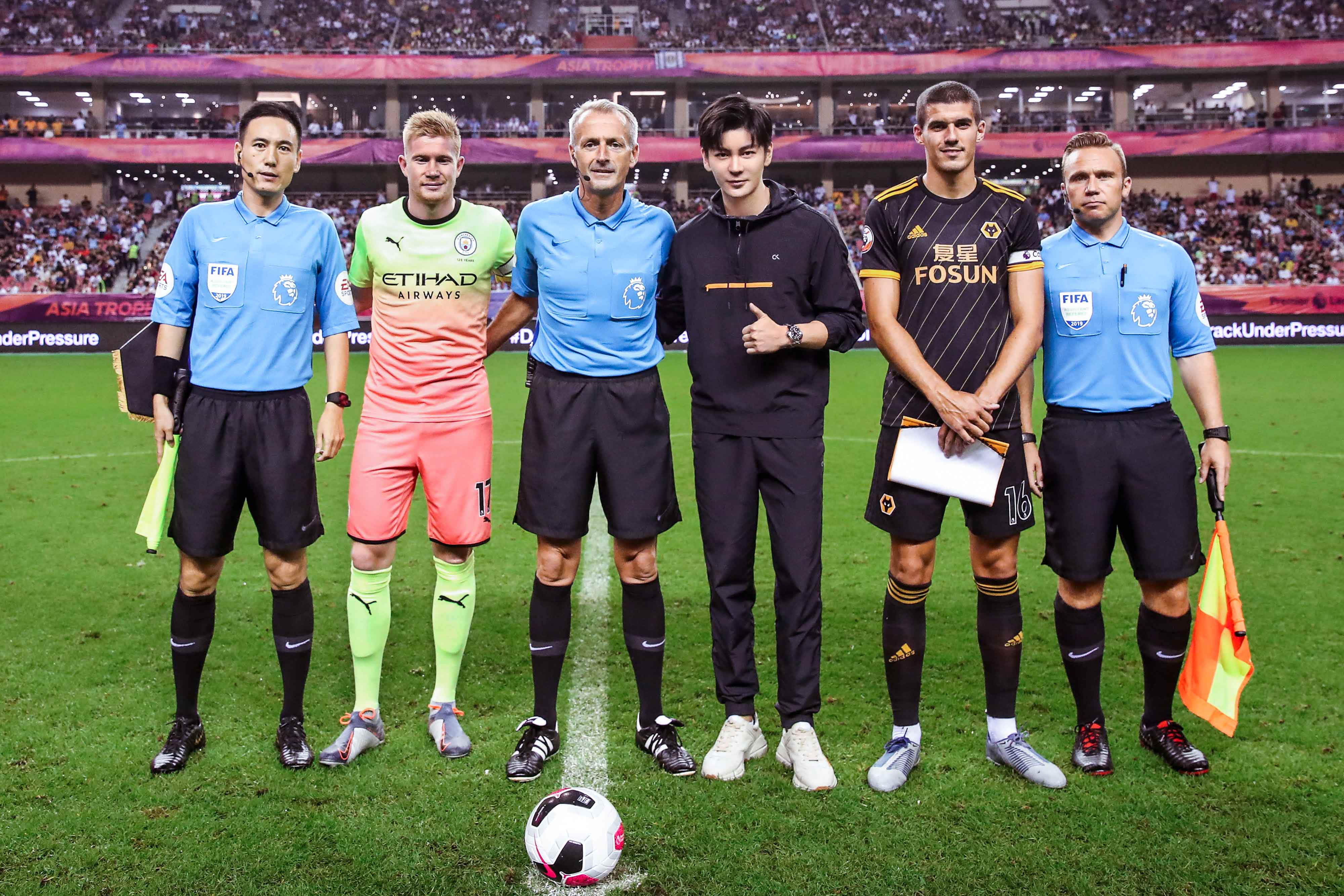 迷们感到失 迷们感到失